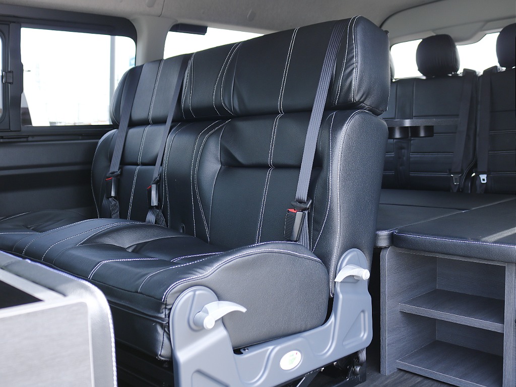 内外装、足回り、ナビと欲しい装備をパッケージングでコンプリートカスタム★もちろん追加カスタムもお任せください！どんなカスタムもお任せください！お客様のニーズに合わせたご提案をさせていただきます！