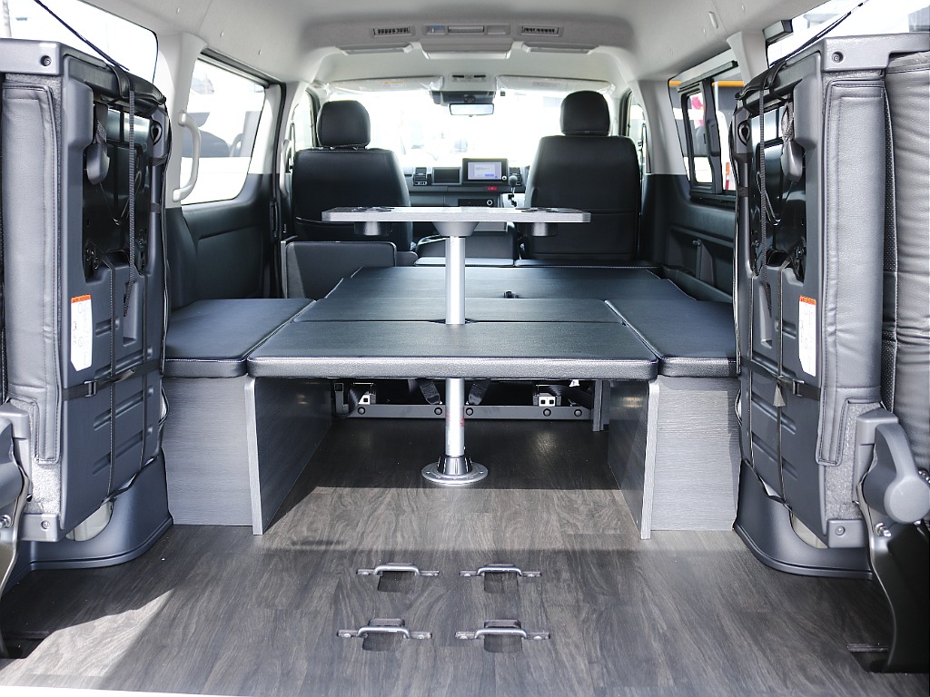 内外装、足回り、ナビと欲しい装備をパッケージングでコンプリートカスタム★もちろん追加カスタムもお任せください！どんなカスタムもお任せください！お客様のニーズに合わせたご提案をさせていただきます！