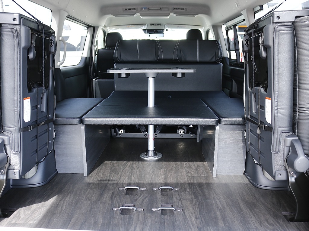 内外装、足回り、ナビと欲しい装備をパッケージングでコンプリートカスタム★もちろん追加カスタムもお任せください！どんなカスタムもお任せください！お客様のニーズに合わせたご提案をさせていただきます！