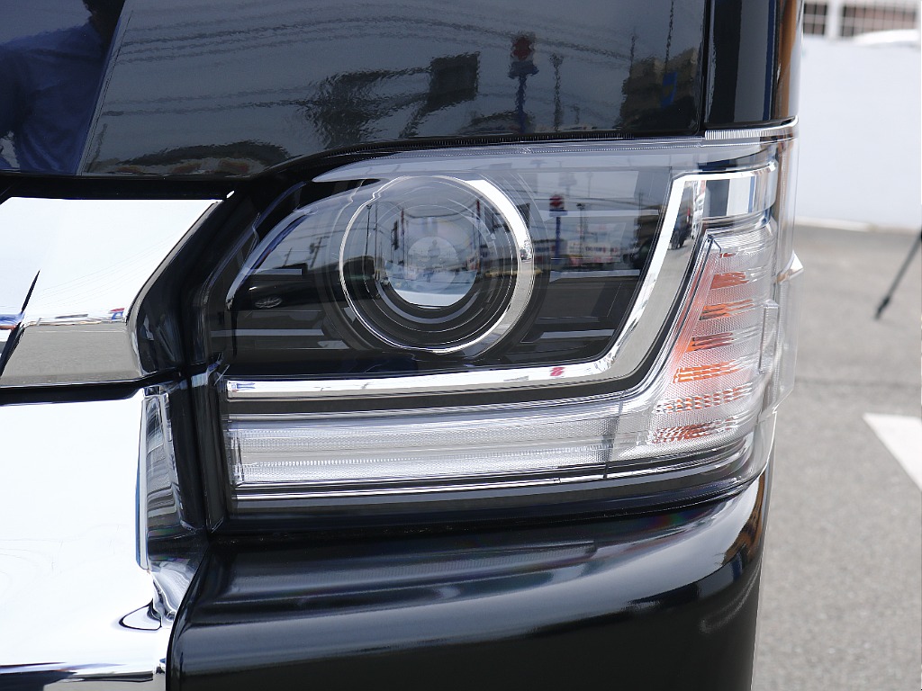 内外装、足回り、ナビと欲しい装備をパッケージングでコンプリートカスタム★もちろん追加カスタムもお任せください！どんなカスタムもお任せください！お客様のニーズに合わせたご提案をさせていただきます！