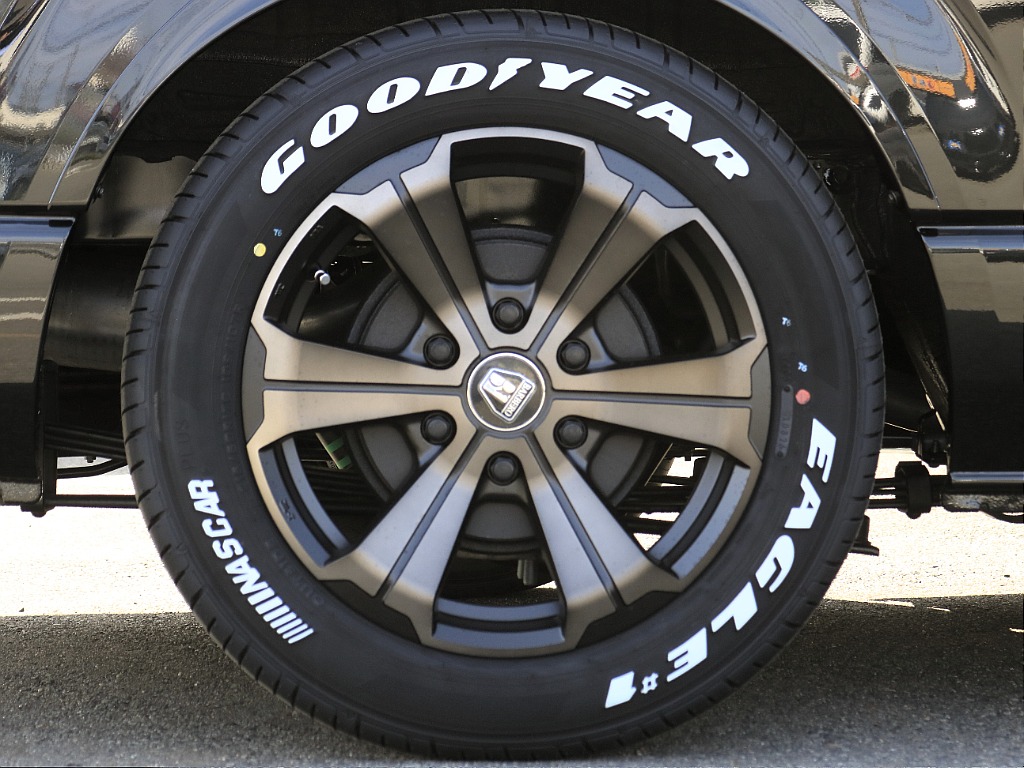 トヨタ ハイエースバン(13枚目)