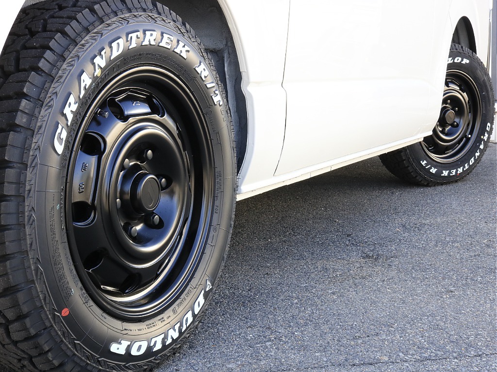 定番のナスカータイヤを装着