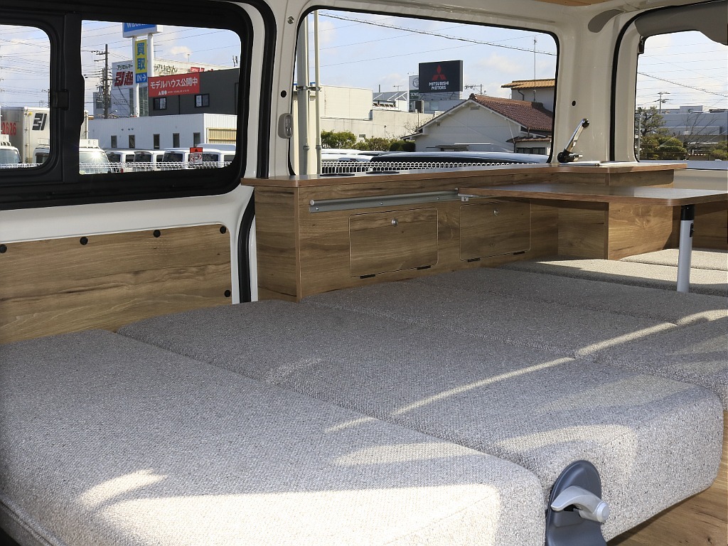 内外装、足回り、ナビと欲しい装備をパッケージングでコンプリートカスタム★もちろん追加カスタムもお任せください！どんなカスタムもお任せください！お客様のニーズに合わせたご提案をさせていただきます！