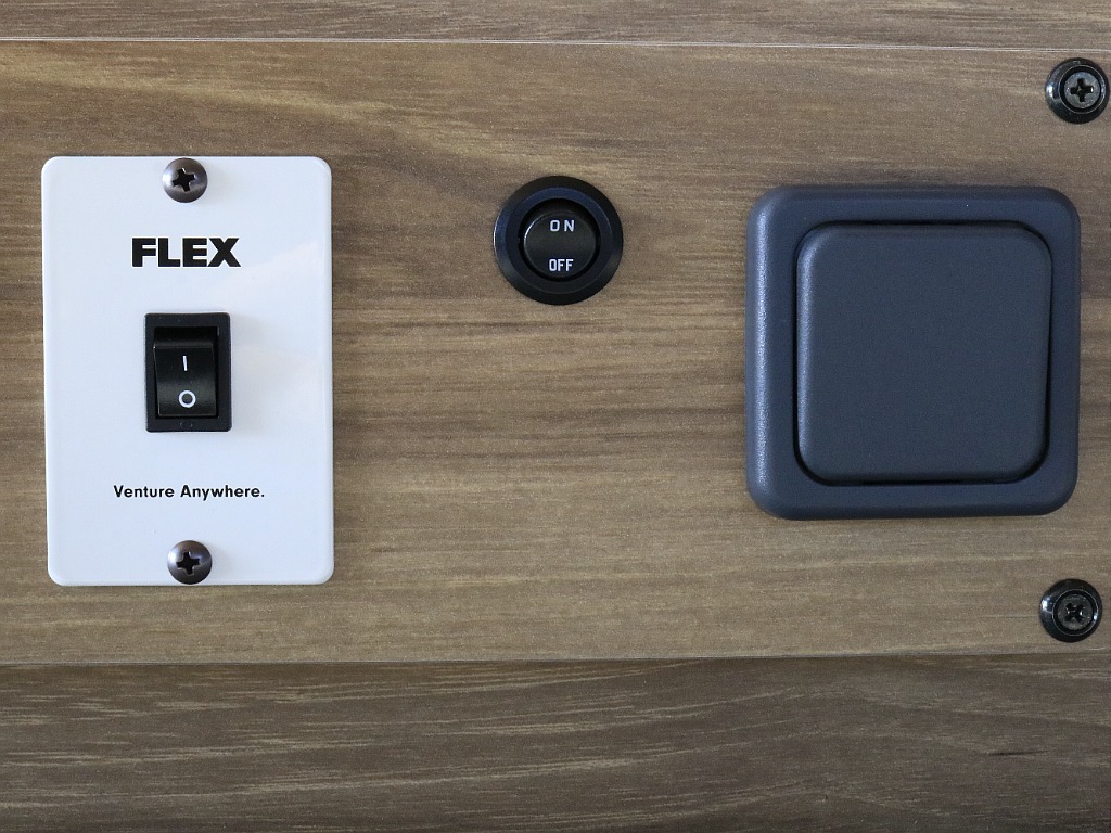 内外装、足回り、ナビと欲しい装備をパッケージングでコンプリートカスタム★もちろん追加カスタムもお任せください！どんなカスタムもお任せください！お客様のニーズに合わせたご提案をさせていただきます！