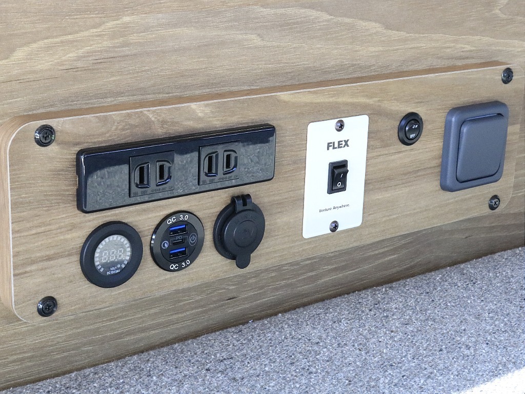 内外装、足回り、ナビと欲しい装備をパッケージングでコンプリートカスタム★もちろん追加カスタムもお任せください！どんなカスタムもお任せください！お客様のニーズに合わせたご提案をさせていただきます！