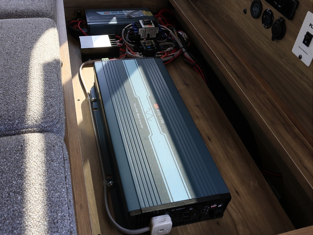 内外装、足回り、ナビと欲しい装備をパッケージングでコンプリートカスタム★もちろん追加カスタムもお任せください！どんなカスタムもお任せください！お客様のニーズに合わせたご提案をさせていただきます！