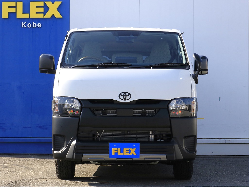 内外装、足回り、ナビと欲しい装備をパッケージングでコンプリートカスタム★もちろん追加カスタムもお任せください！どんなカスタムもお任せください！お客様のニーズに合わせたご提案をさせていただきます！