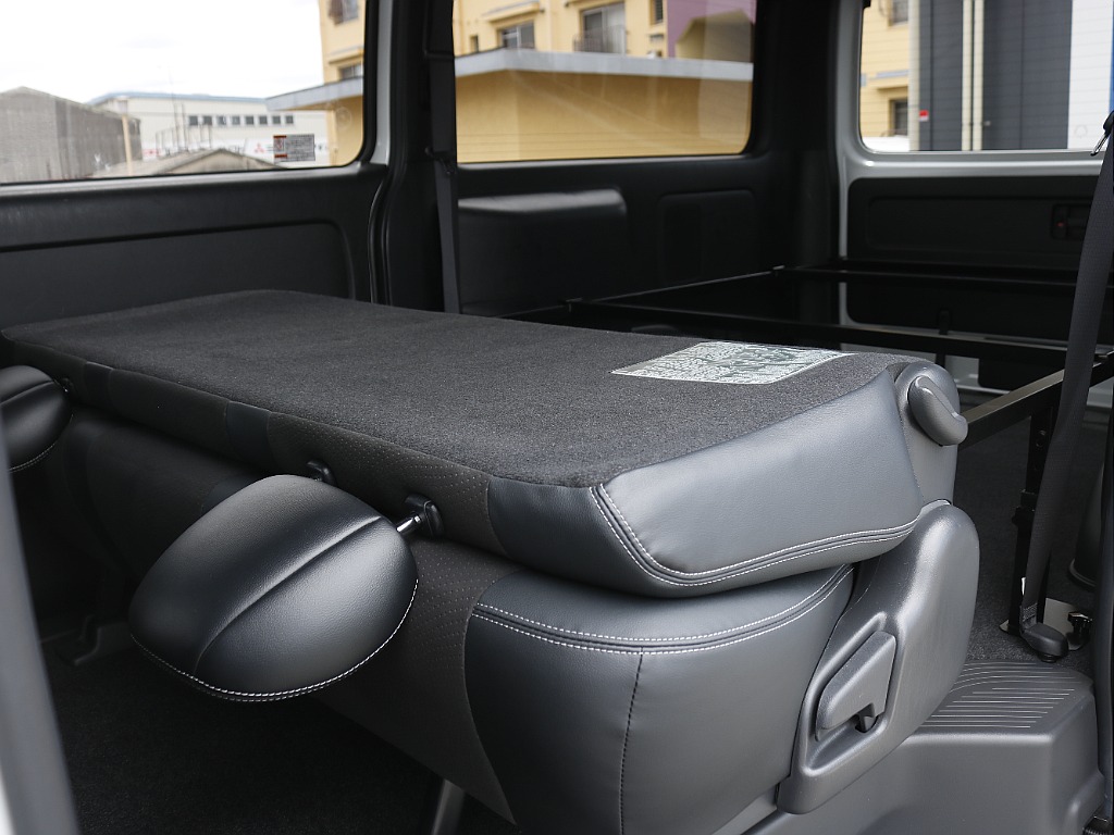 内外装、足回り、ナビと欲しい装備をパッケージングでコンプリートカスタム★もちろん追加カスタムもお任せください！どんなカスタムもお任せください！お客様のニーズに合わせたご提案をさせていただきます！