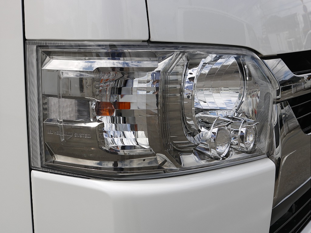 内外装、足回り、ナビと欲しい装備をパッケージングでコンプリートカスタム★もちろん追加カスタムもお任せください！どんなカスタムもお任せください！お客様のニーズに合わせたご提案をさせていただきます！