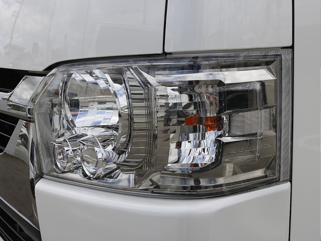 内外装、足回り、ナビと欲しい装備をパッケージングでコンプリートカスタム★もちろん追加カスタムもお任せください！どんなカスタムもお任せください！お客様のニーズに合わせたご提案をさせていただきます！