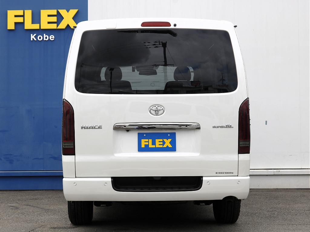 内外装、足回り、ナビと欲しい装備をパッケージングでコンプリートカスタム★もちろん追加カスタムもお任せください！どんなカスタムもお任せください！お客様のニーズに合わせたご提案をさせていただきます！