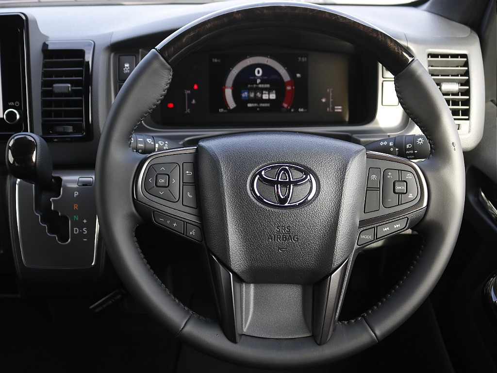 トヨタ ハイエースバン(16枚目)