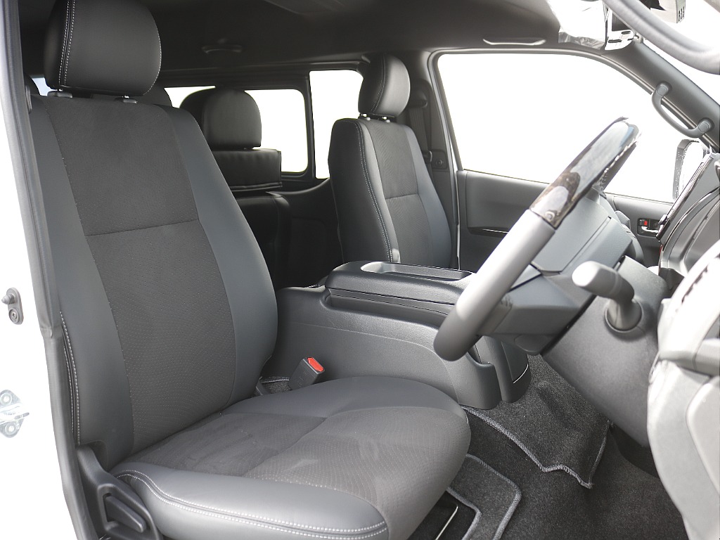 トヨタ ハイエースバン(18枚目)