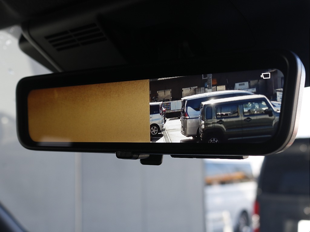 トヨタ ハイエースバン(5枚目)