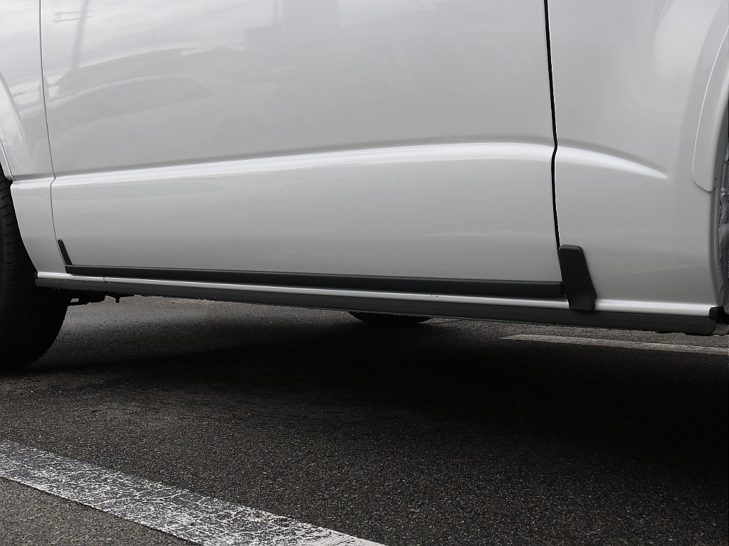 トヨタ ハイエースバン(48枚目)