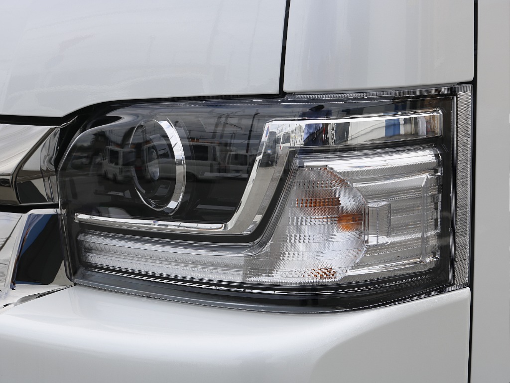 トヨタ ハイエースバン(53枚目)