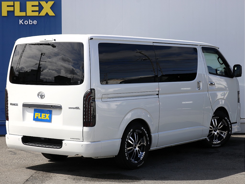 内外装、足回り、ナビと欲しい装備をパッケージングでコンプリートカスタム★もちろん追加カスタムもお任せください！どんなカスタムもお任せください！お客様のニーズに合わせたご提案をさせていただきます！