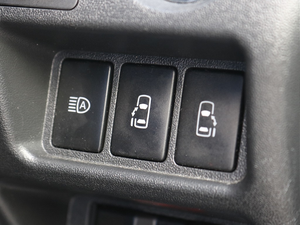 メーカーオプション両側パワースライドドア