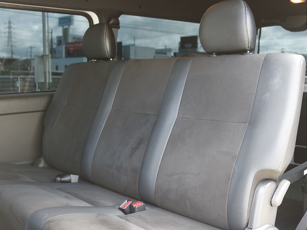 内外装、足回り、ナビと欲しい装備をパッケージングでコンプリートカスタム★もちろん追加カスタムもお任せください！どんなカスタムもお任せください！お客様のニーズに合わせたご提案をさせていただきます！