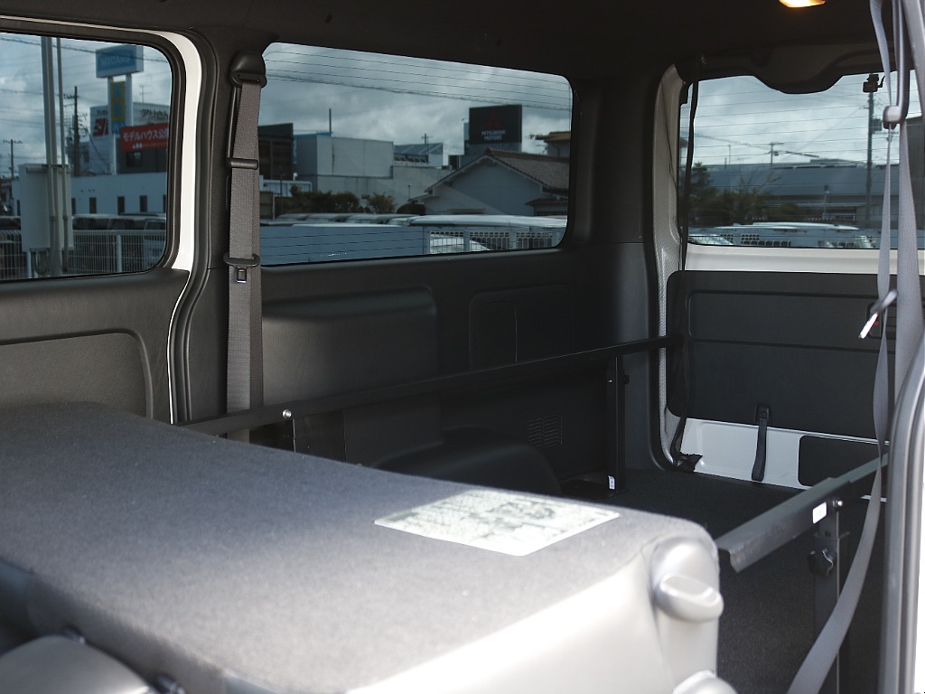 内外装、足回り、ナビと欲しい装備をパッケージングでコンプリートカスタム★もちろん追加カスタムもお任せください！どんなカスタムもお任せください！お客様のニーズに合わせたご提案をさせていただきます！