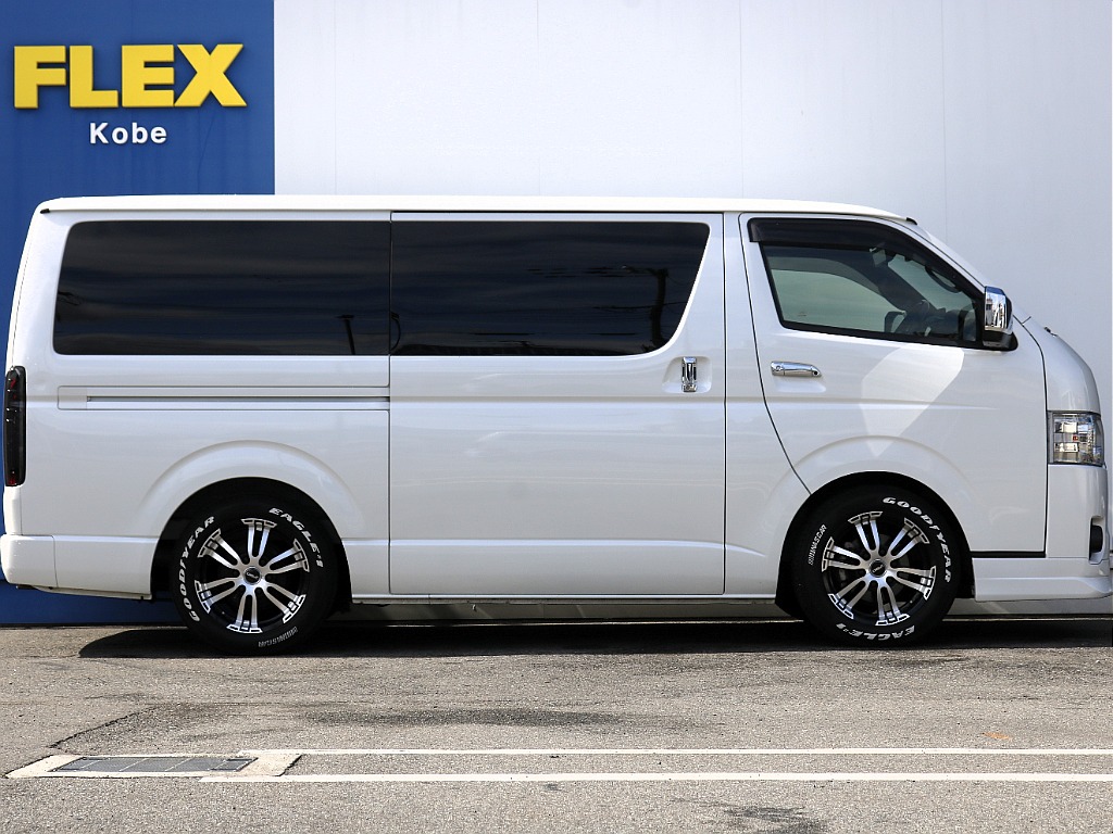 内外装、足回り、ナビと欲しい装備をパッケージングでコンプリートカスタム★もちろん追加カスタムもお任せください！どんなカスタムもお任せください！お客様のニーズに合わせたご提案をさせていただきます！