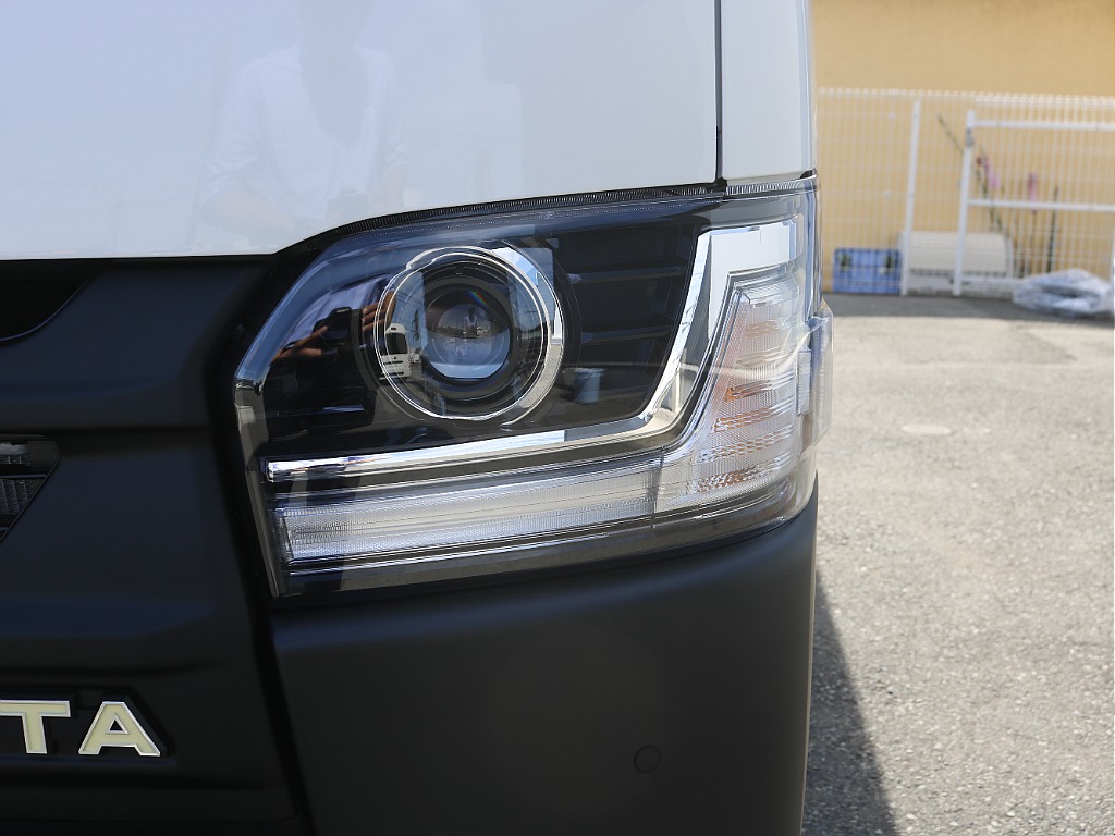 内外装、足回り、ナビと欲しい装備をパッケージングでコンプリートカスタム★もちろん追加カスタムもお任せください！どんなカスタムもお任せください！お客様のニーズに合わせたご提案をさせていただきます！