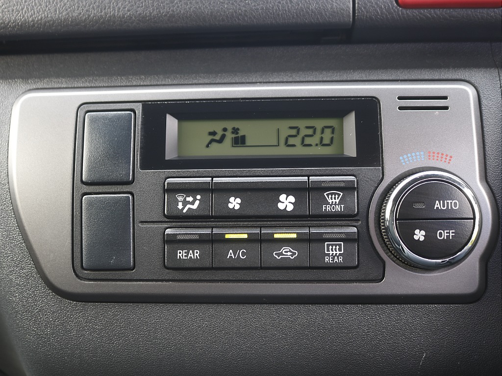 トヨタ ハイエースバン(26枚目)
