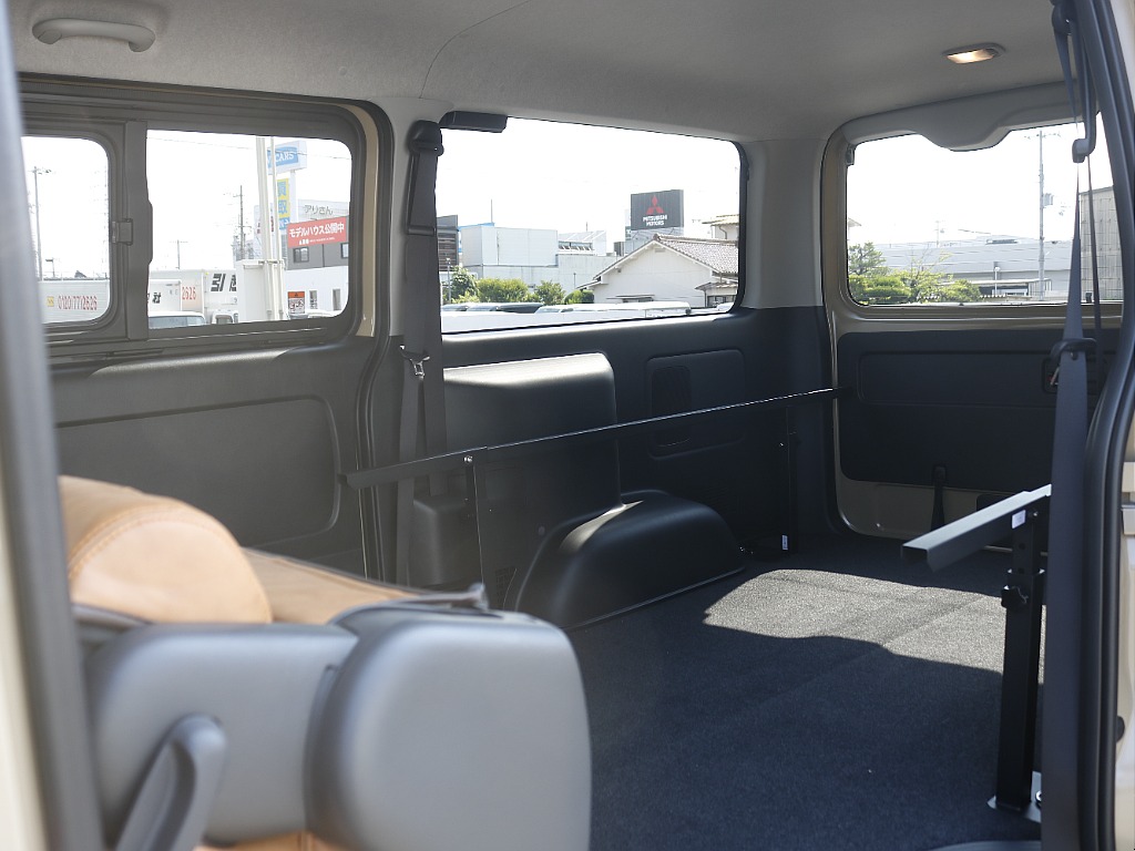 トヨタ ハイエースバン(37枚目)