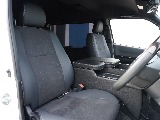 内外装、足回り、ナビと欲しい装備をパッケージングでコンプリートカスタム★もちろん追加カスタムもお任せください！どんなカスタムもお任せください！お客様のニーズに合わせたご提案をさせていただきます！