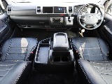内外装、足回り、ナビと欲しい装備をパッケージングでコンプリートカスタム★もちろん追加カスタムもお任せください！どんなカスタムもお任せください！お客様のニーズに合わせたご提案をさせていただきます！