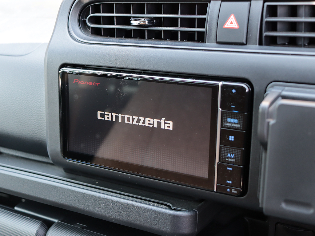 新品カロッツェリア7インチナビ装着でフルセグ視聴、Bluetooth接続可能！