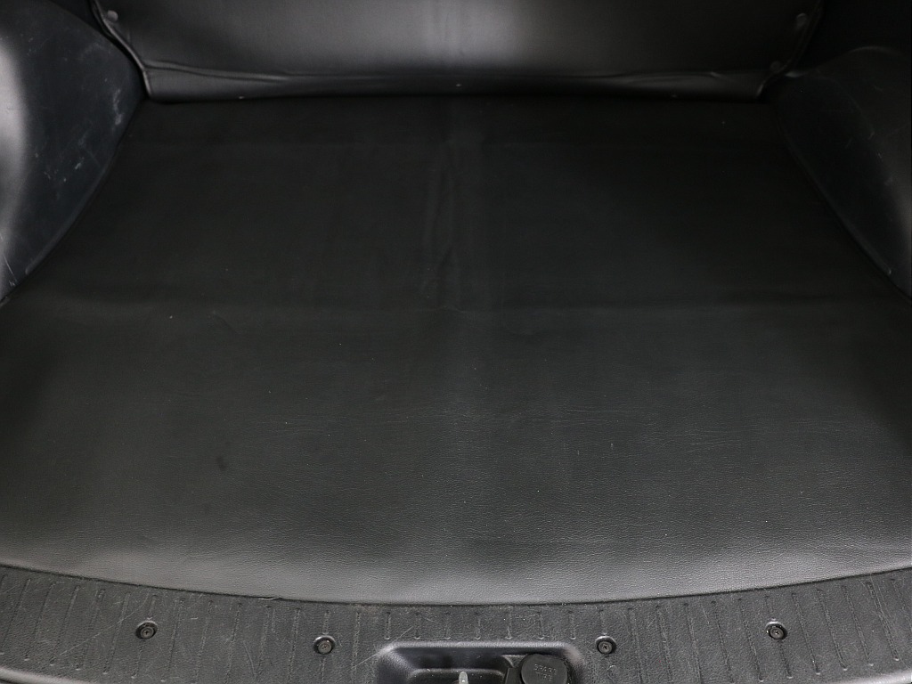 ラゲッジスペース中央！