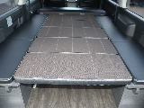 ボックスタイプベットキットも完備されており、高級感あふれる車室内空間を演出しております！