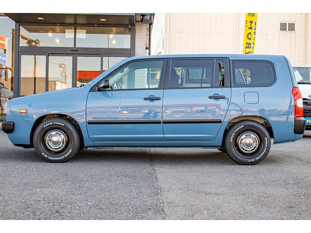 サイドから見てもクラシックな一台です！