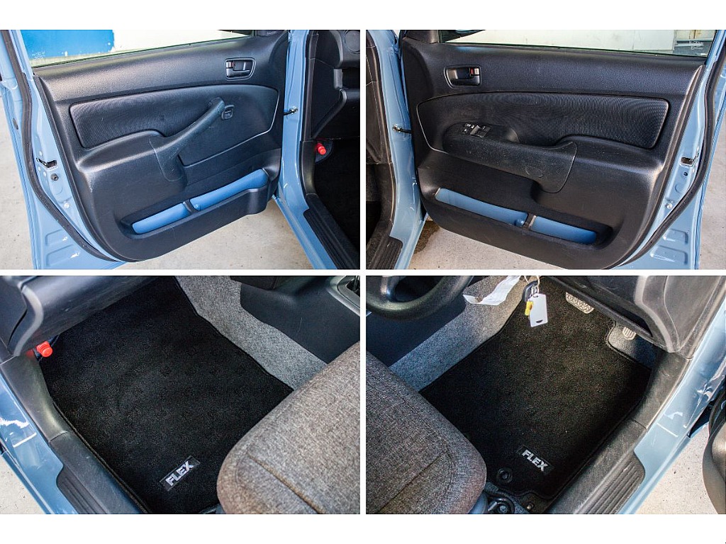 フロアマットを装備しております！