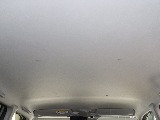 この手の車種ですと、荷物を積み下ろしの際に天井に荷物が当たってしまい、キズになってしまったり穴が空いてしまっている事もしばしば…。写真をご覧の通り、コンディション良好な車を仕入れる様に心掛けています♪