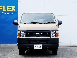 フロントビュー☆ ハイエースには見えない旧車のような見た目が魅力です♪