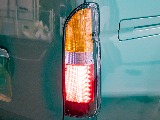 全体の印象に合わせてクラシックLEDテールランプを装備しております！