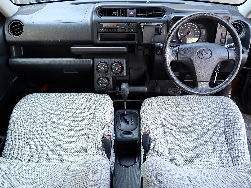 走行距離も少なく、車内も綺麗です！