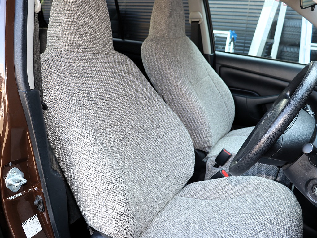 シートカバーにつきましては、FLEX製の新品シートカバーを装着済みです！