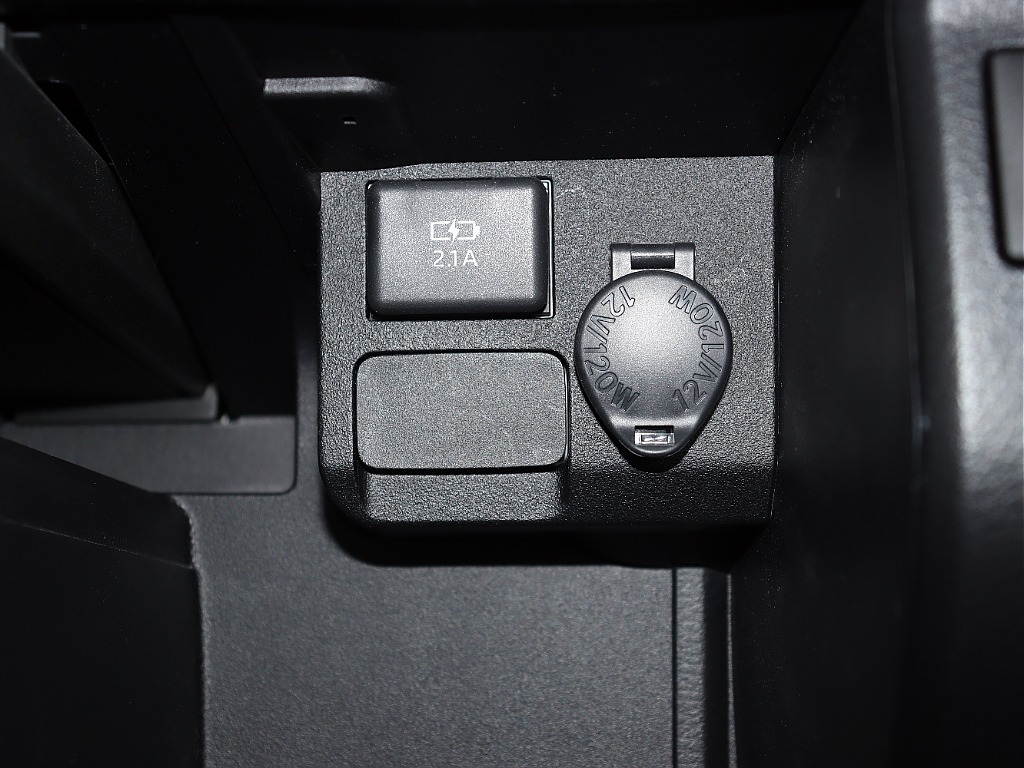 【Renoca ｔｙｐｅ EUROBOX×日産アッシュカーキＮＥＷオールペイント】