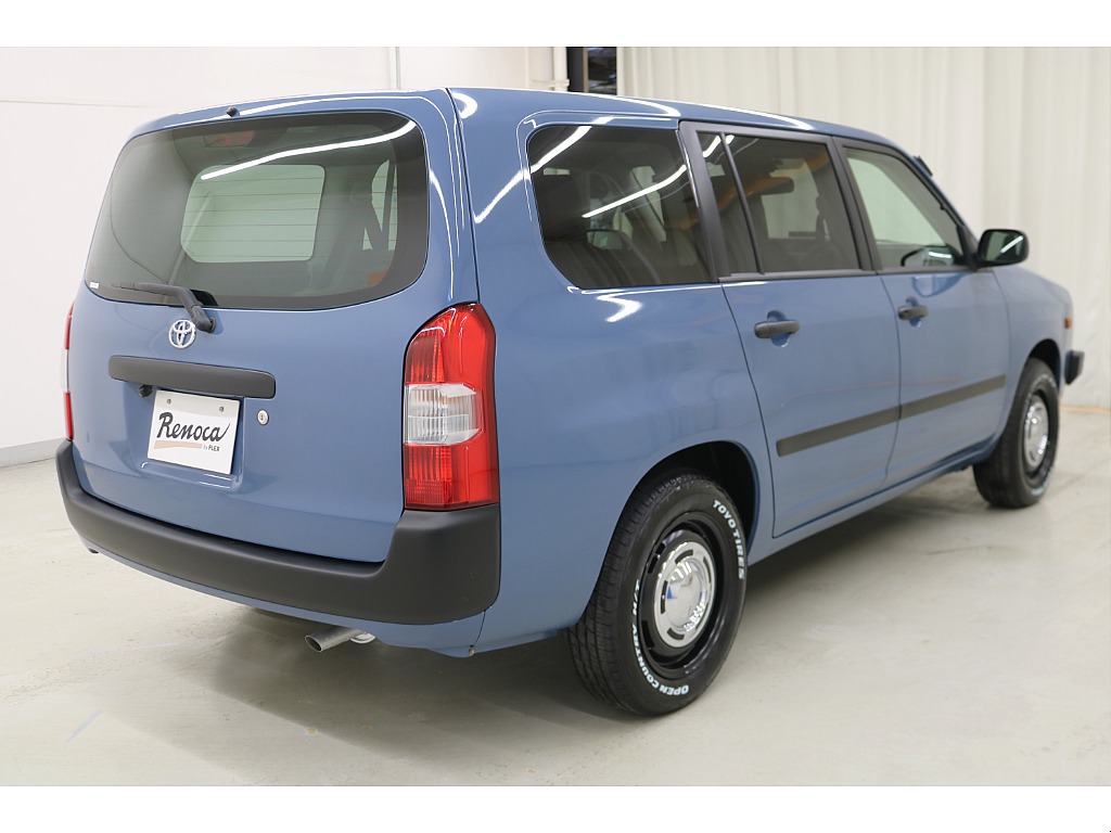 素直に使いやすい。素直にかわいい。過剰な機能も大人の見栄も、ぜんぶ省いた素直なクルマ。気軽で便利で、かわいいＲｅｎｏｃａユーロボックスの登場です。