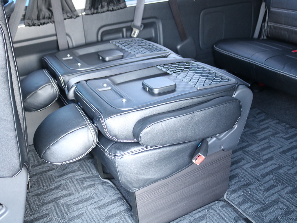 3列目シートはリクライニング施工済みとなっております♪