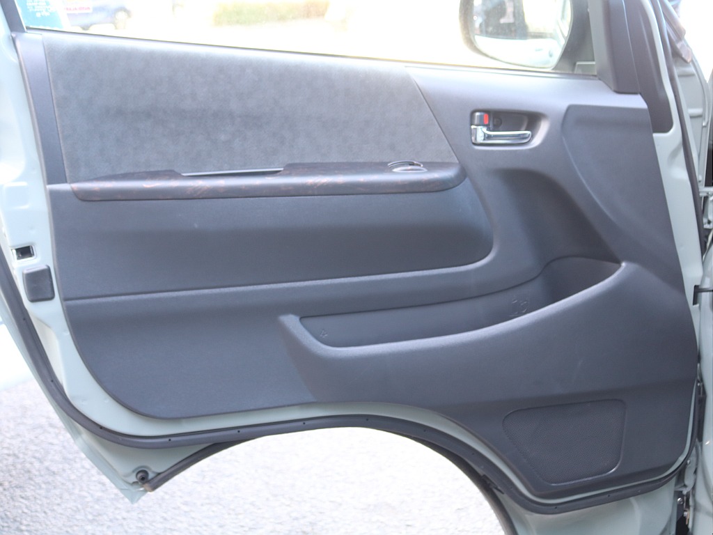 トヨタ ハイエース(36枚目)