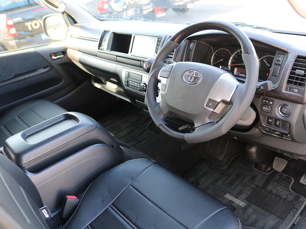 ＦＬＥＸグループは「すべての人に愛車を」をコンセプトに車種別に全国展開中！愛車と一緒に、ライフスタイルを充実させてもらいたいという思いで、ランクル仙台泉店では皆様のご要望になんでもお応えします♪