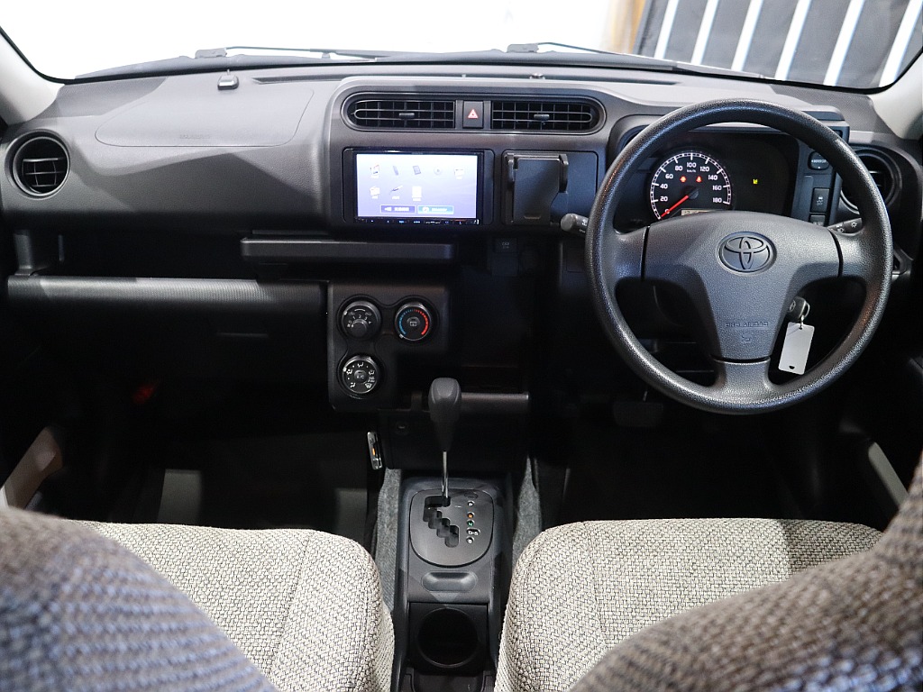 Renoca EUROBOX 純正ホワイト×角目フェイスの入庫です♪