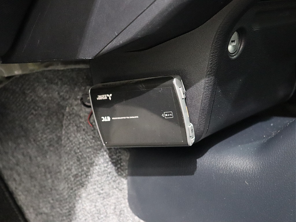 Renoca EUROBOX 純正ホワイト×角目フェイスの入庫です♪