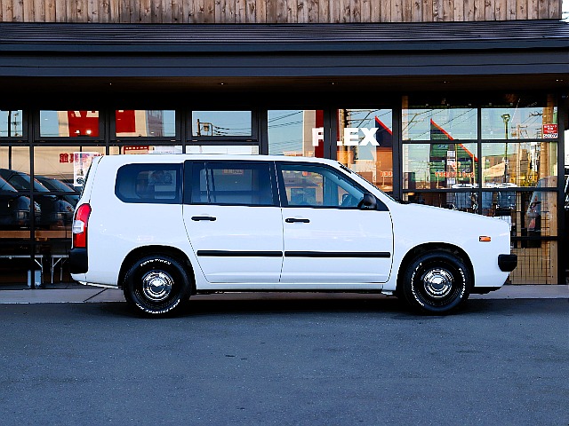 Renoca EUROBOX 純正ホワイト×角目フェイスの入庫です♪