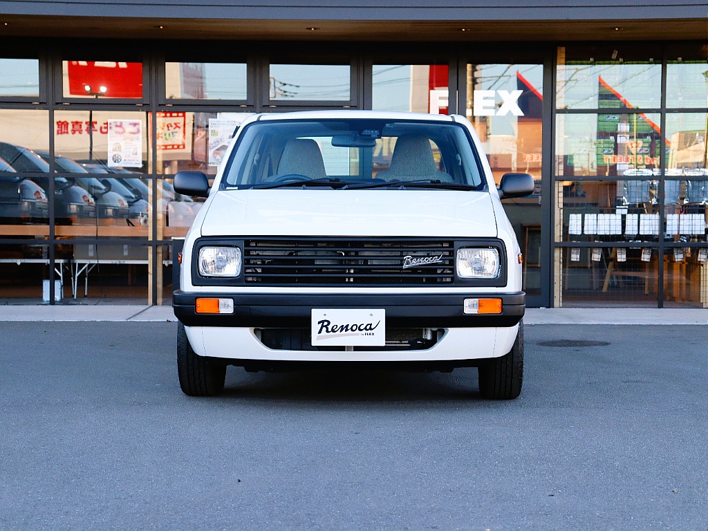 Renoca EUROBOX 純正ホワイト×角目フェイスの入庫です♪