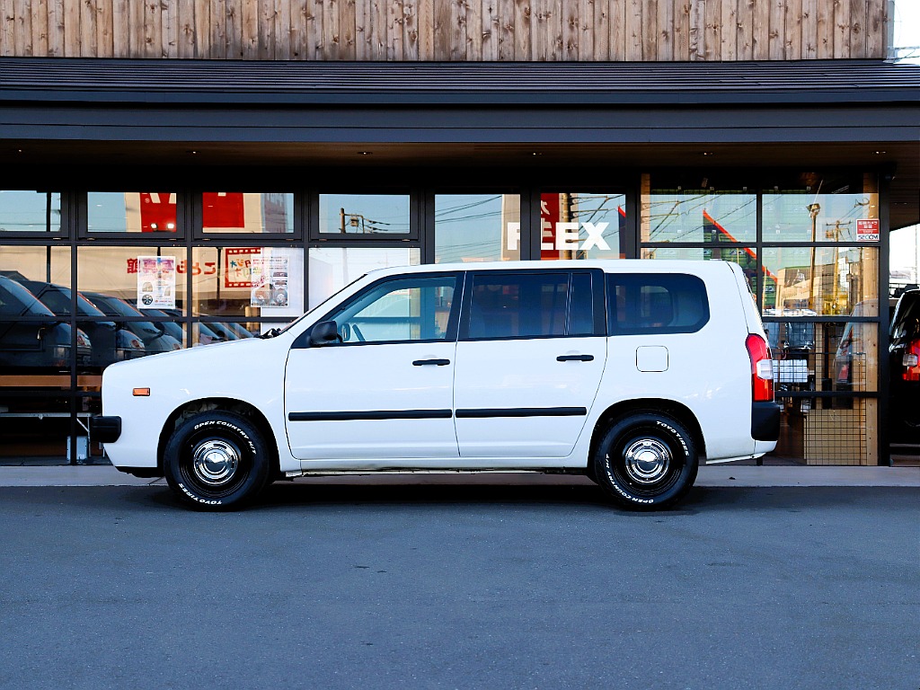 Renoca EUROBOX 純正ホワイト×角目フェイスの入庫です♪